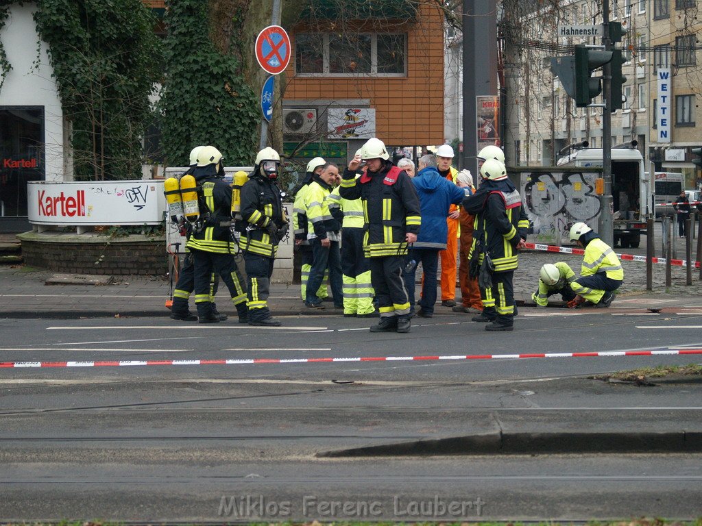 Gasaustritt Koeln Mitte Hahnenstr    P119.JPG